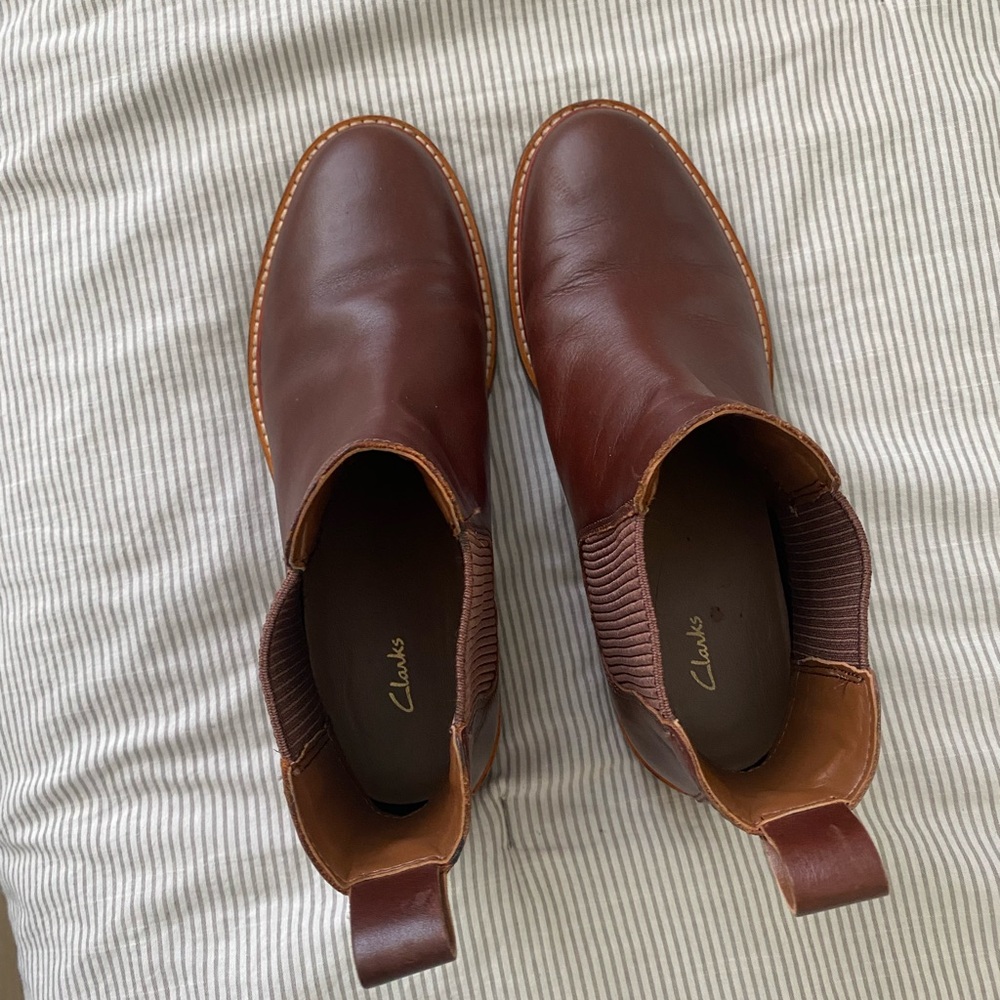 Clarks Women Chestnut Brown Leather Chukka Boots